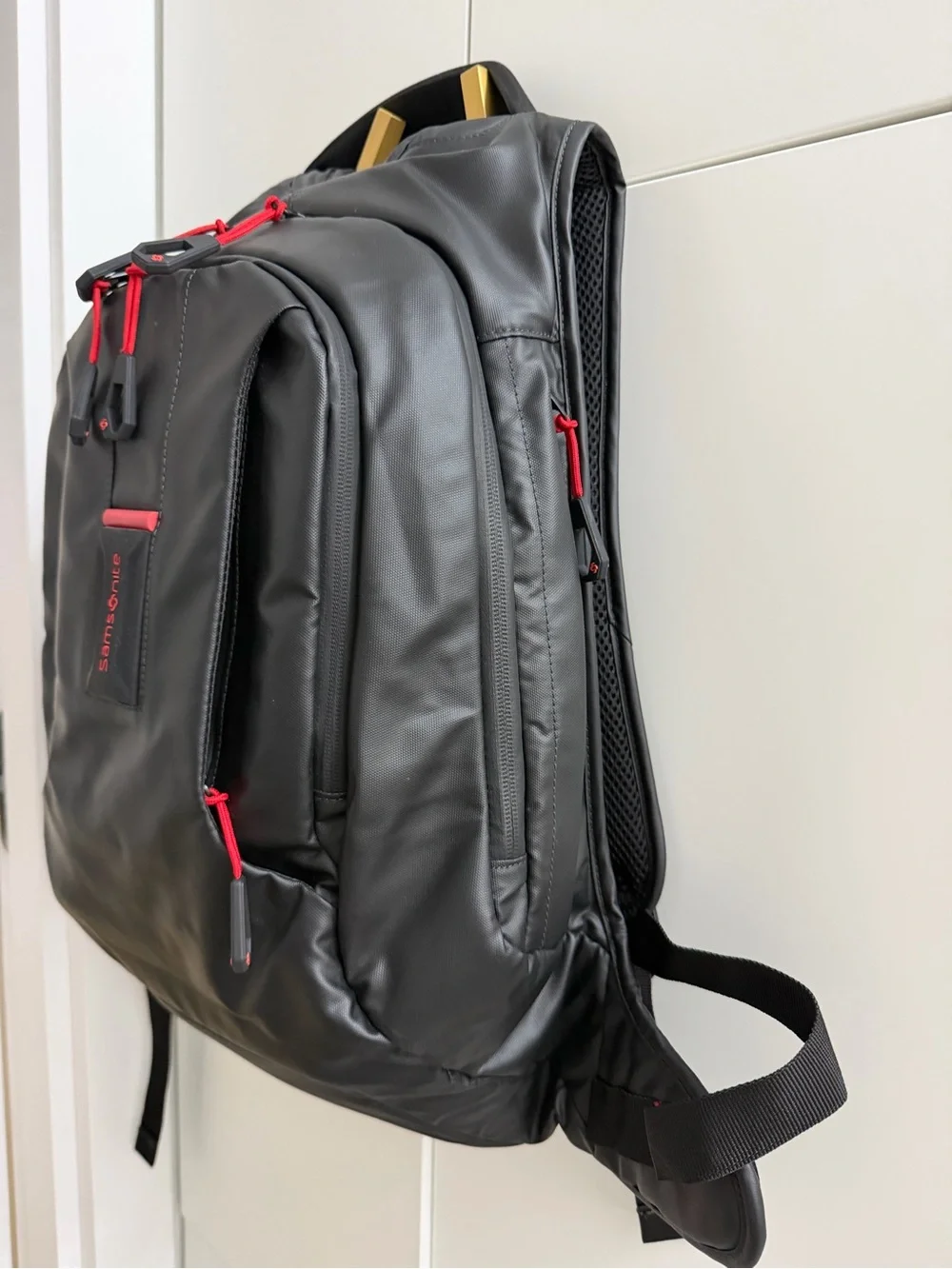 Samsonite Black Backpack with Red Trim - Men's Commuter Laptop Pack